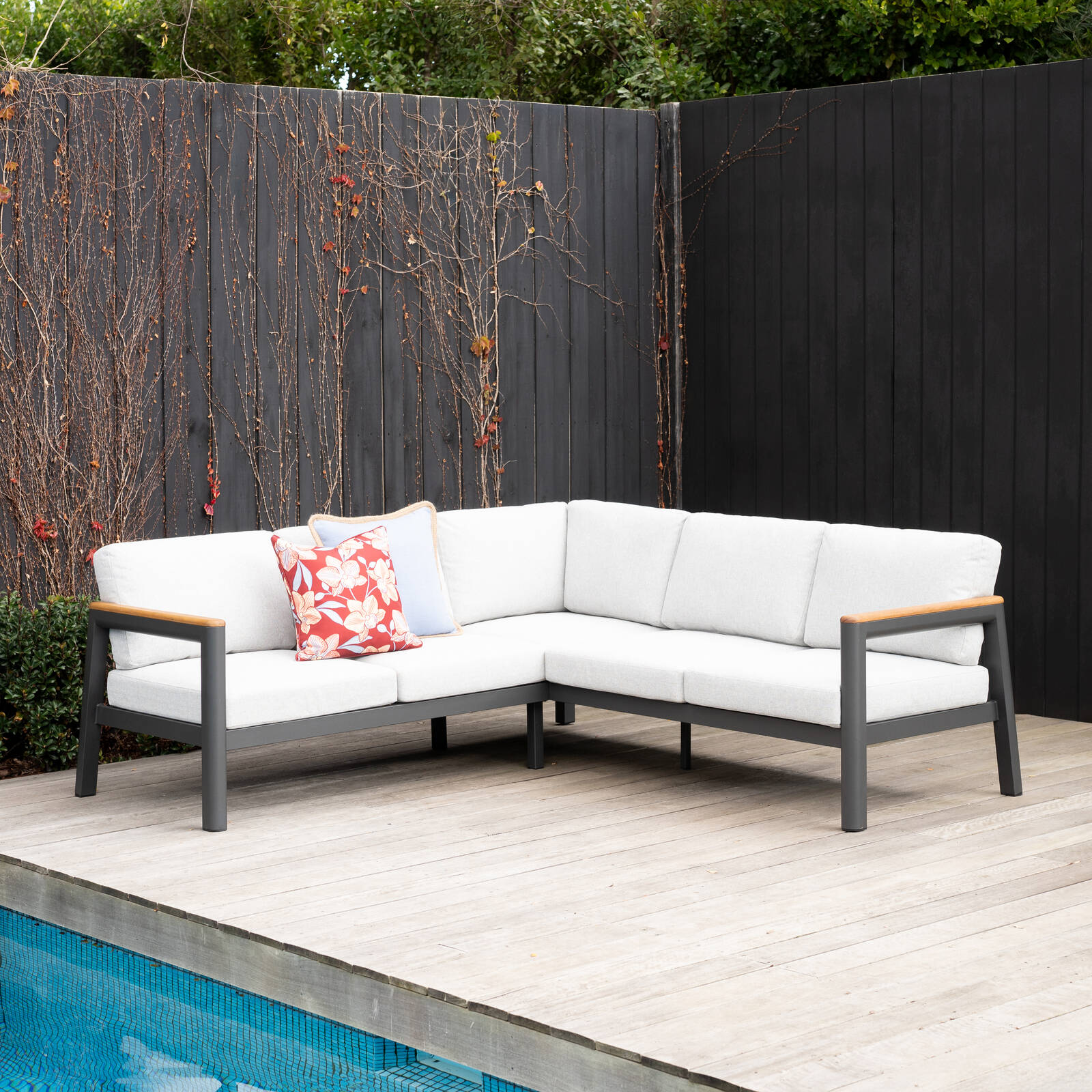 Mimosa Rhone Aluminium Corner Lounge With Cushion